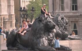 More living people than dead were on statues and sculptures in 2023
